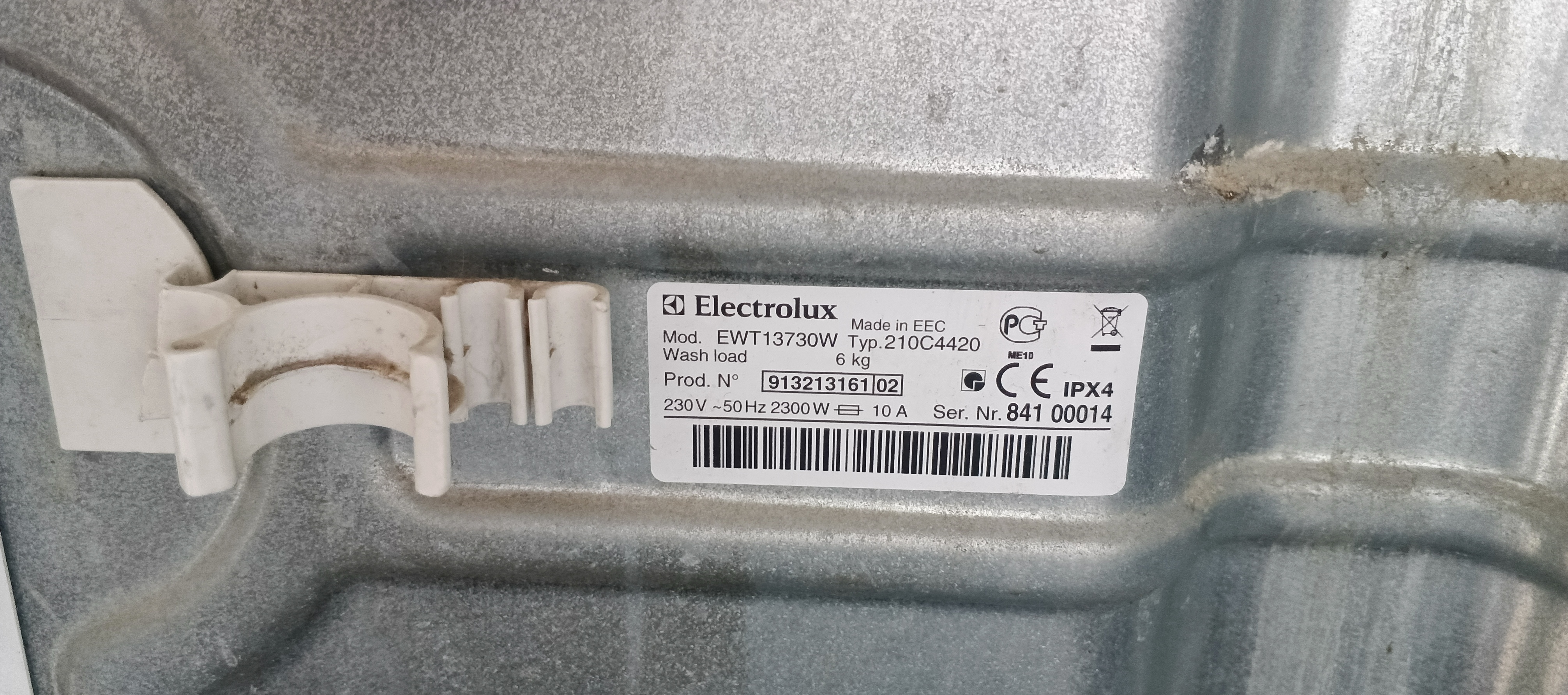Вертикальна пральна машина Electrolux EWT13730W
