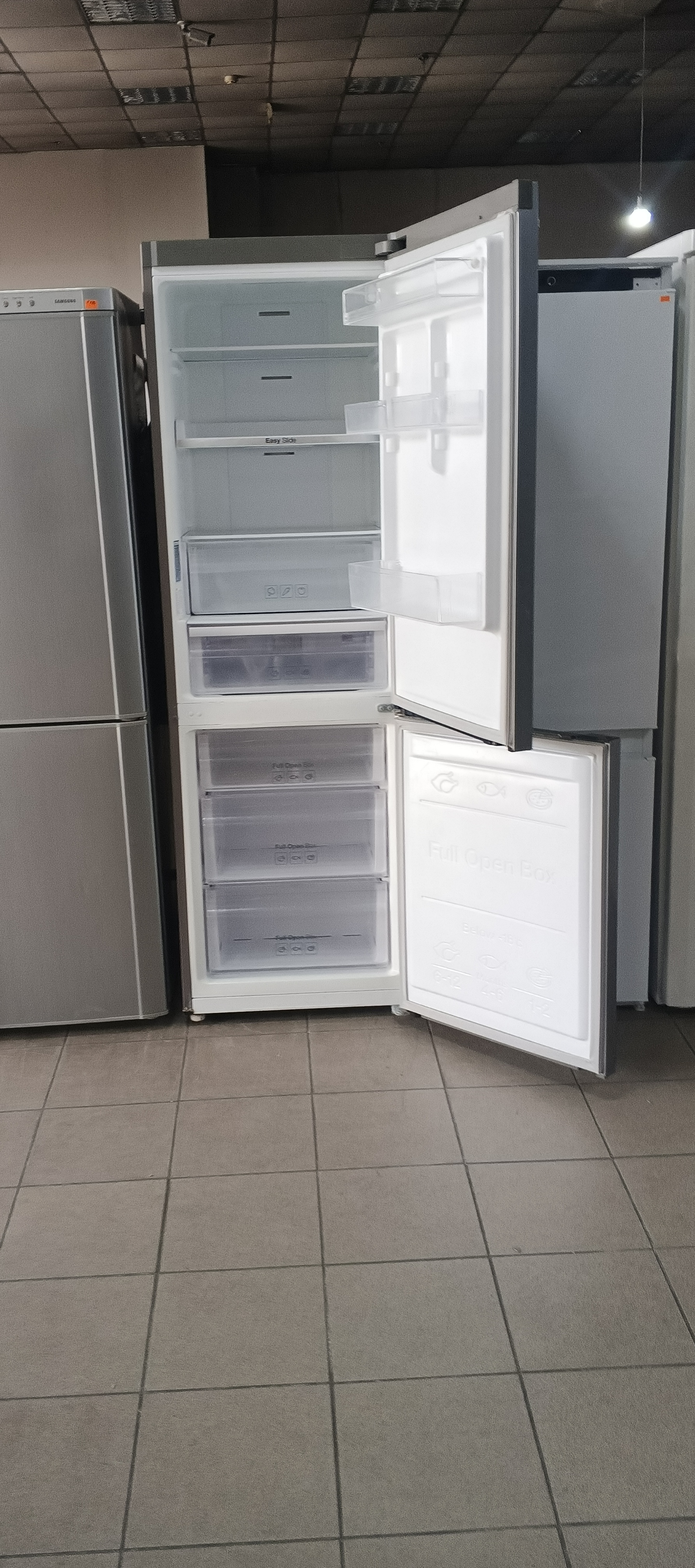 Холодильник Samsung RB31FERNCSA