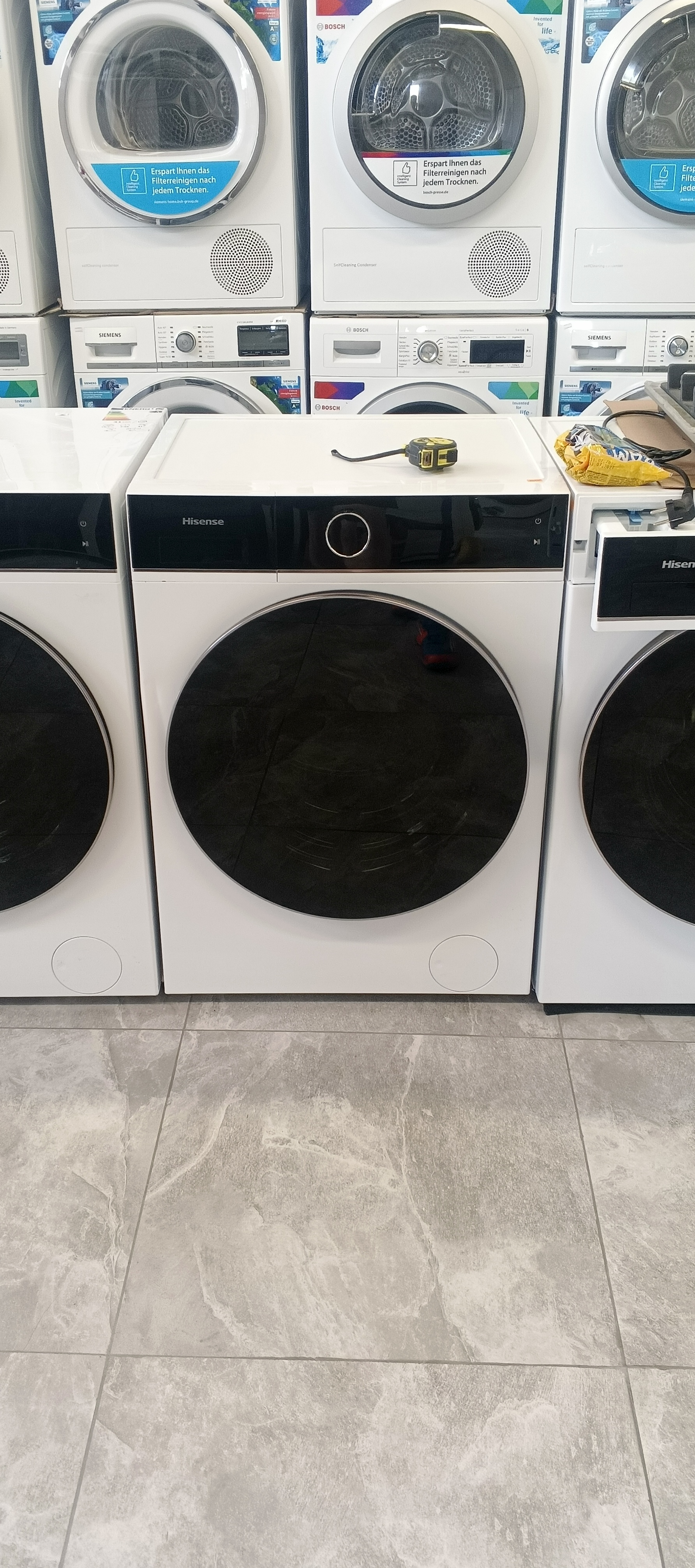Пральна машина hisense WFI1045BWQ