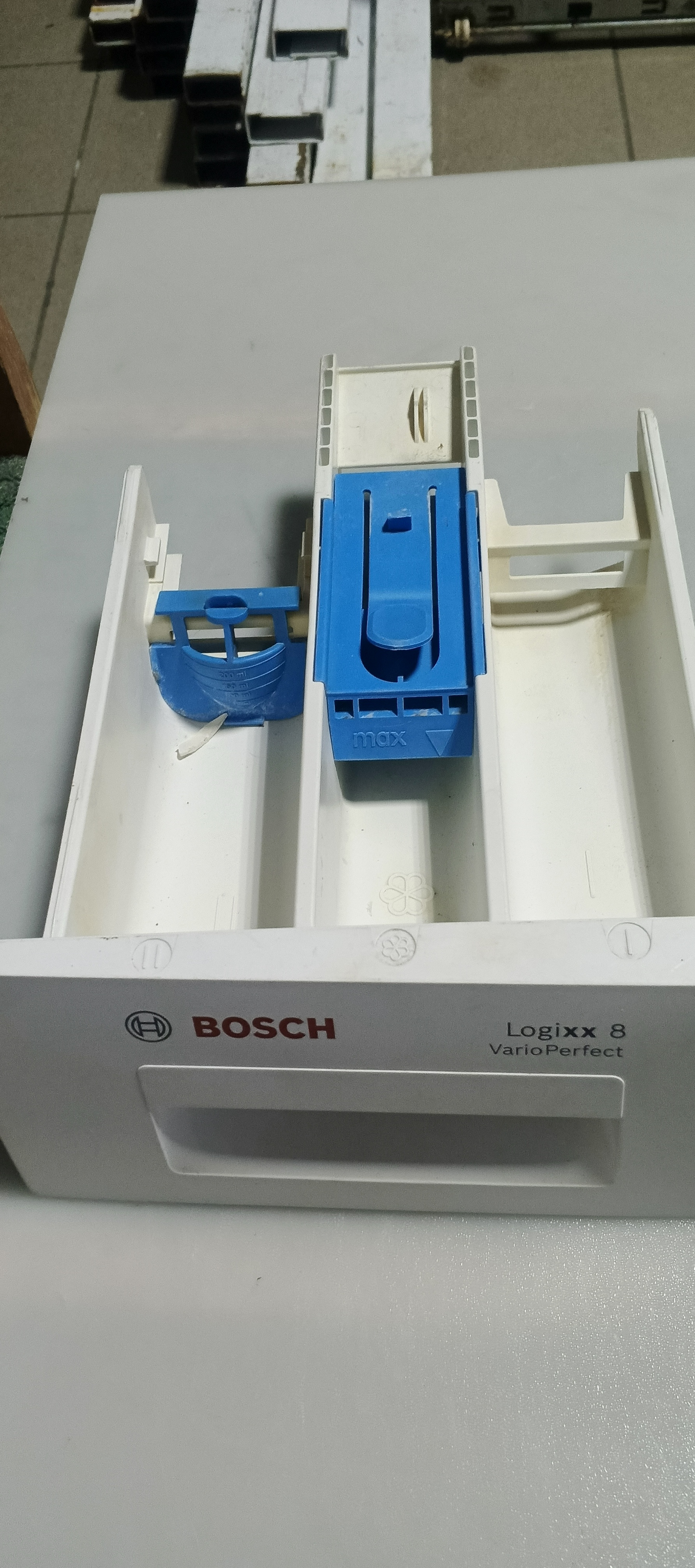 Б/у Лоток для пральної машини Bosch logixx 8