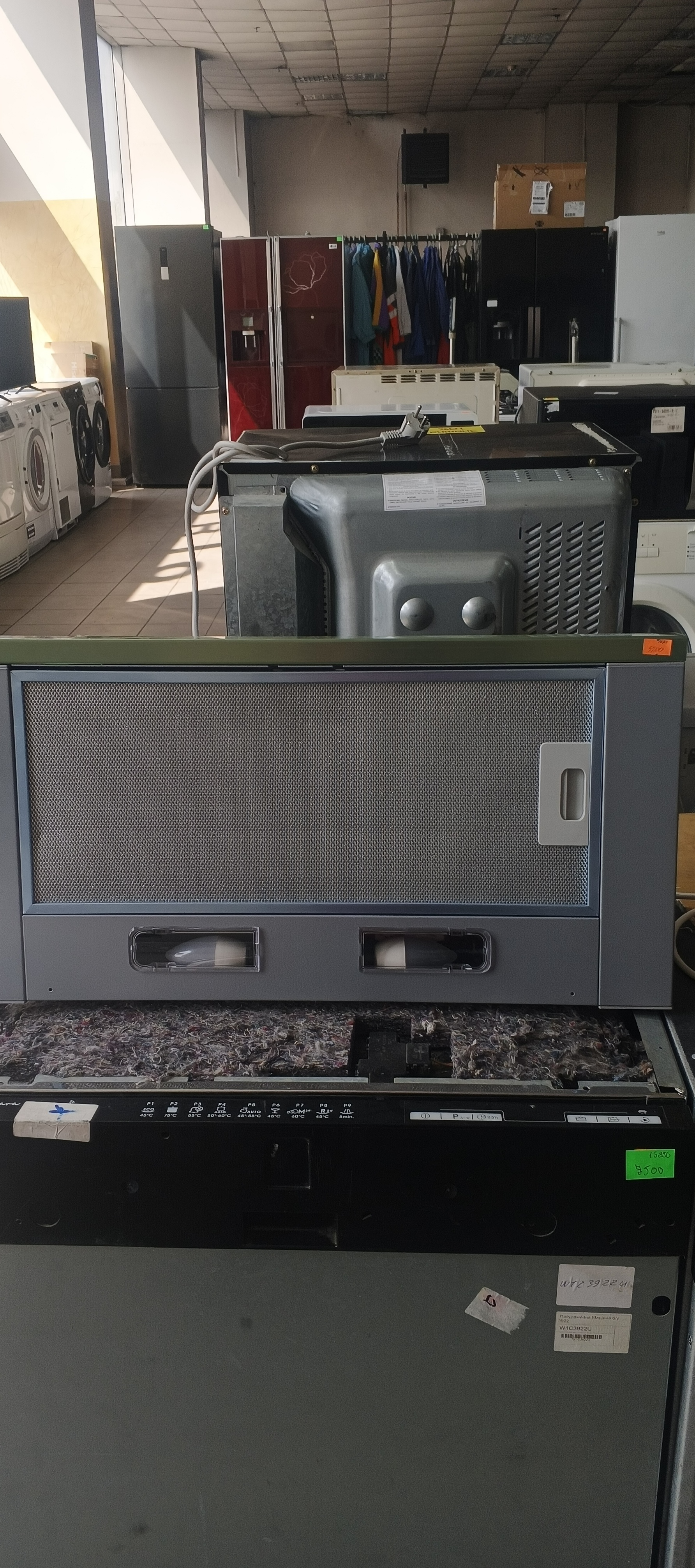 Телескопічна кухонна витяжка electrolux