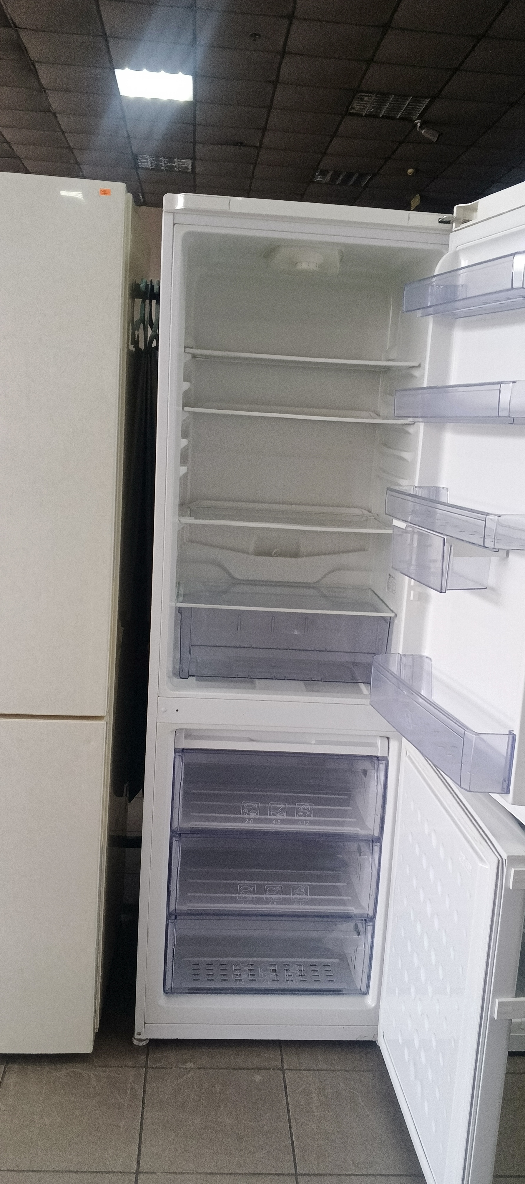 Холодильник Beko CS334020