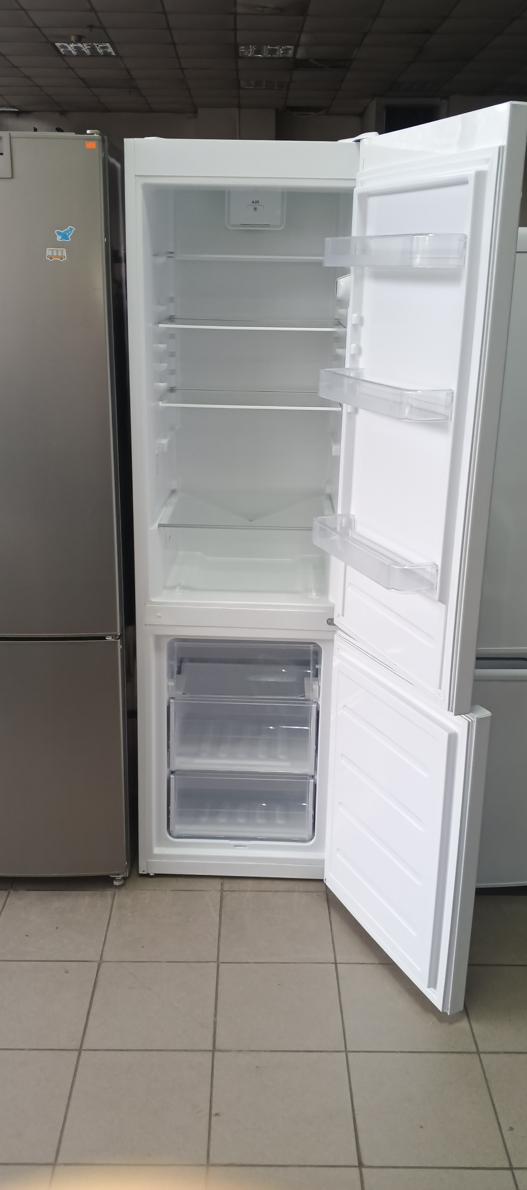 Холодильник Indesit LR9 S1Q F W