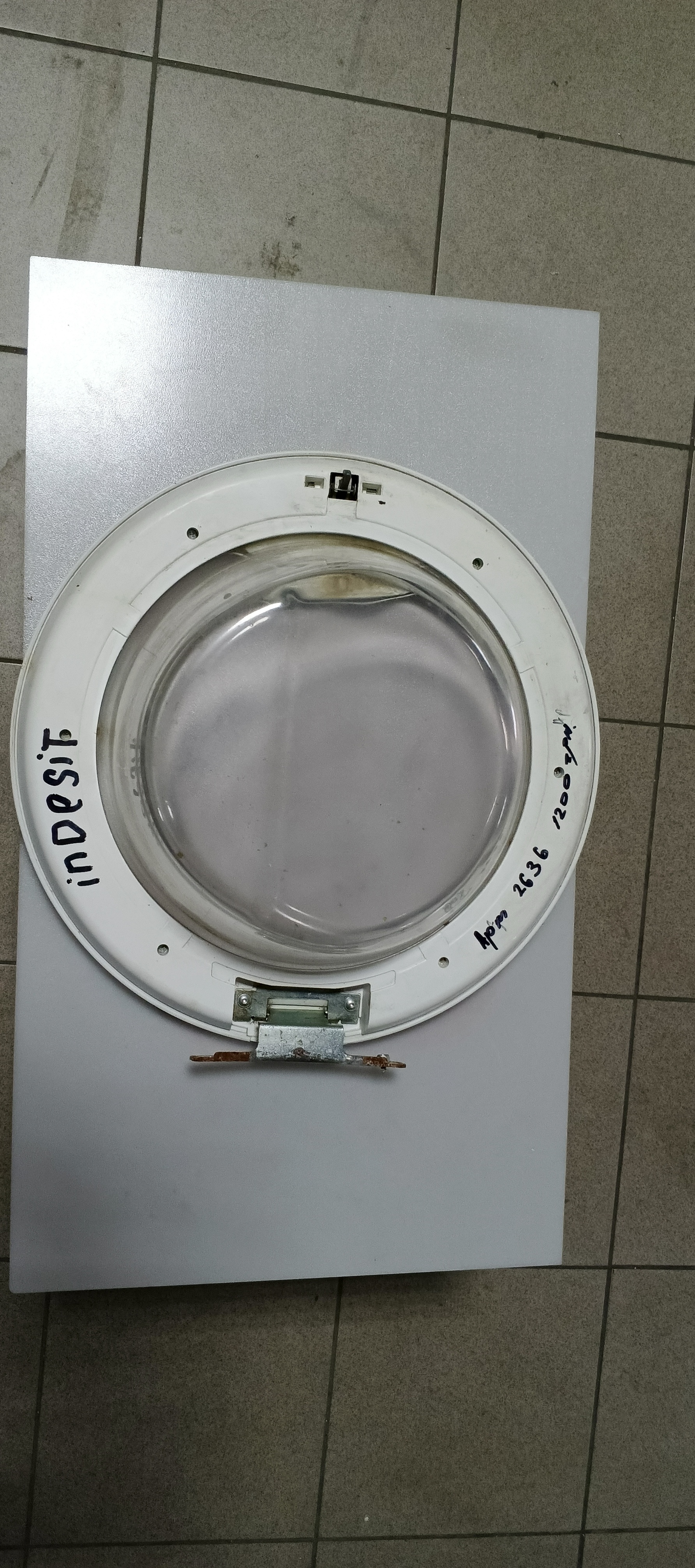 Вживаний Люк,б/у indesit