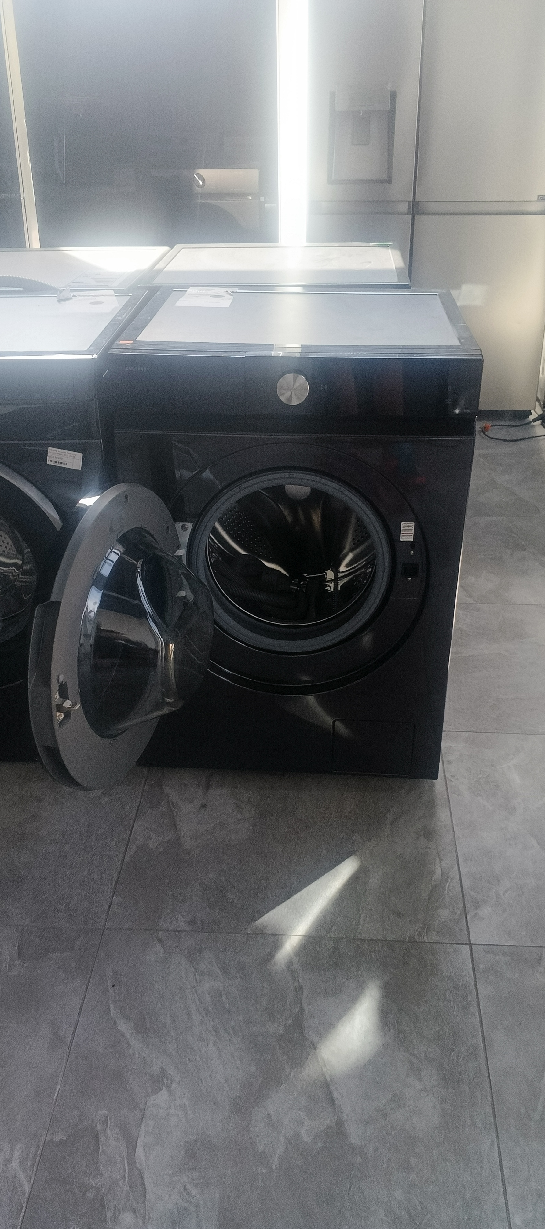 Прально сушильна машина Samsung WD90DB8B85GB