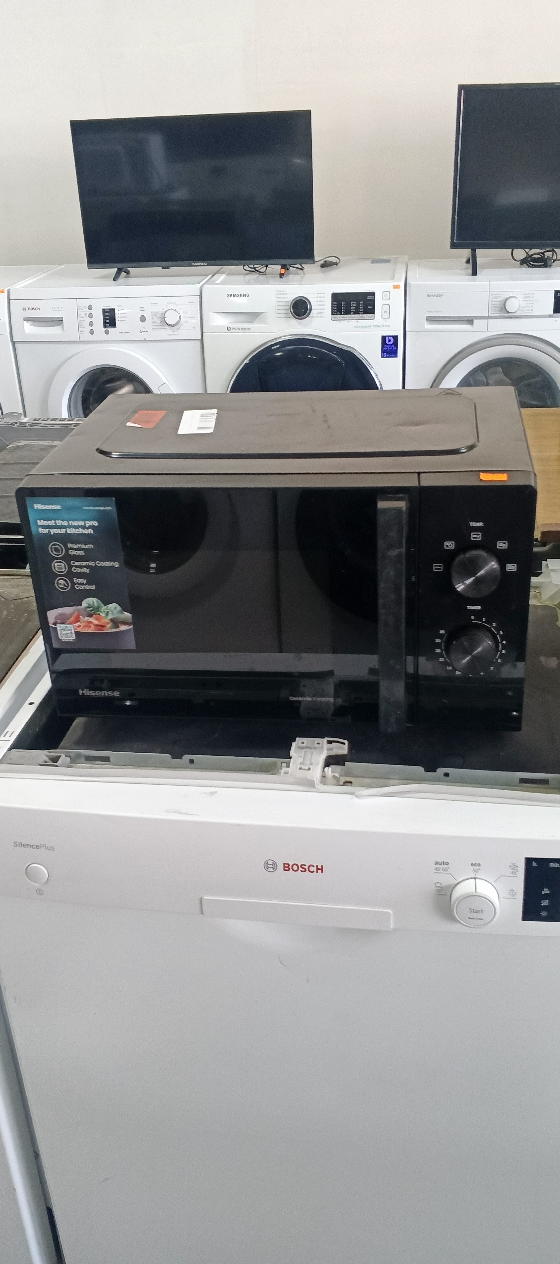 Мікрохвильова піч Hisense
