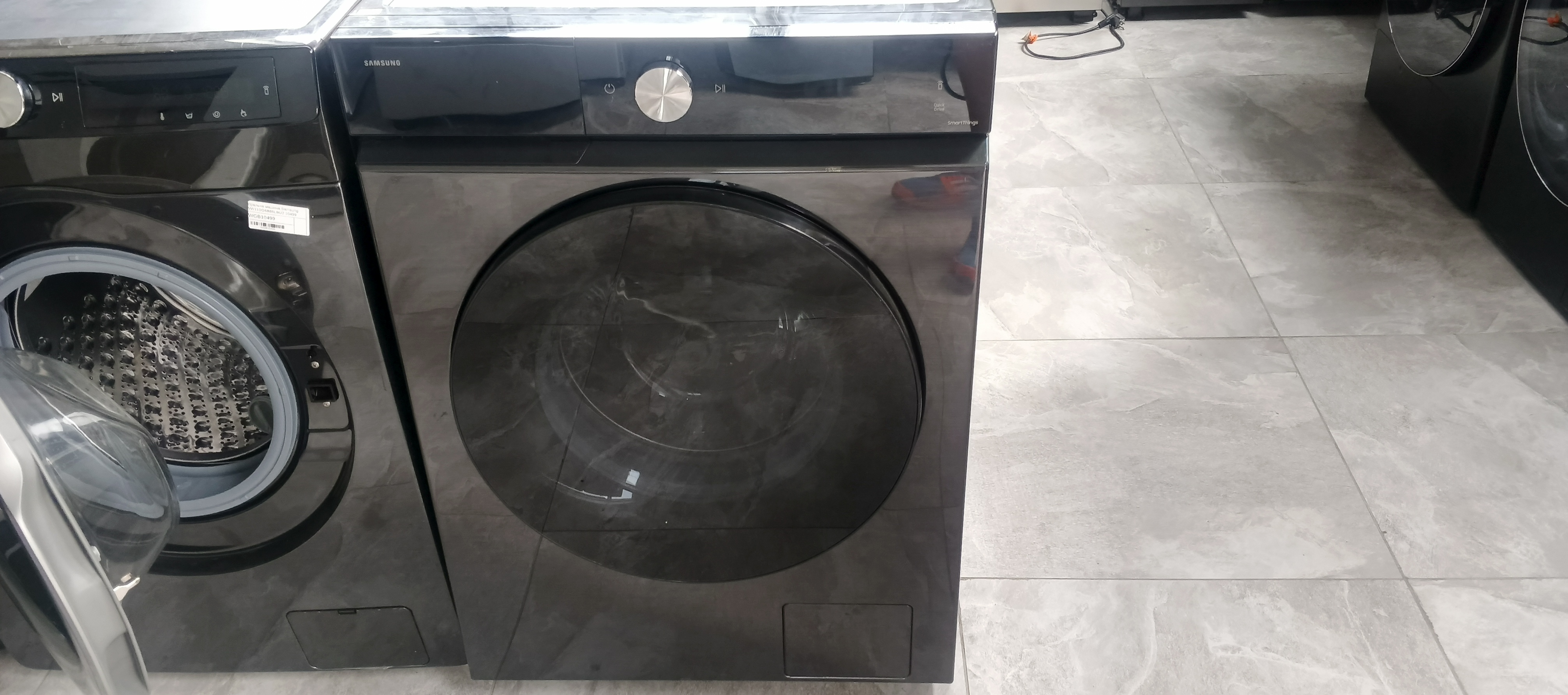 Прально сушильна машина Samsung WD90DB8B85GB