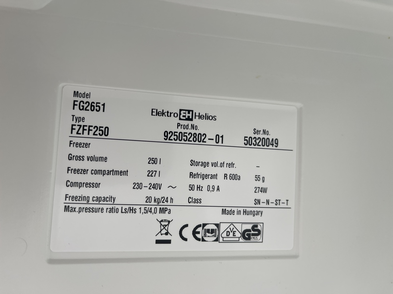 Морозильна камера Electrolux FG2651