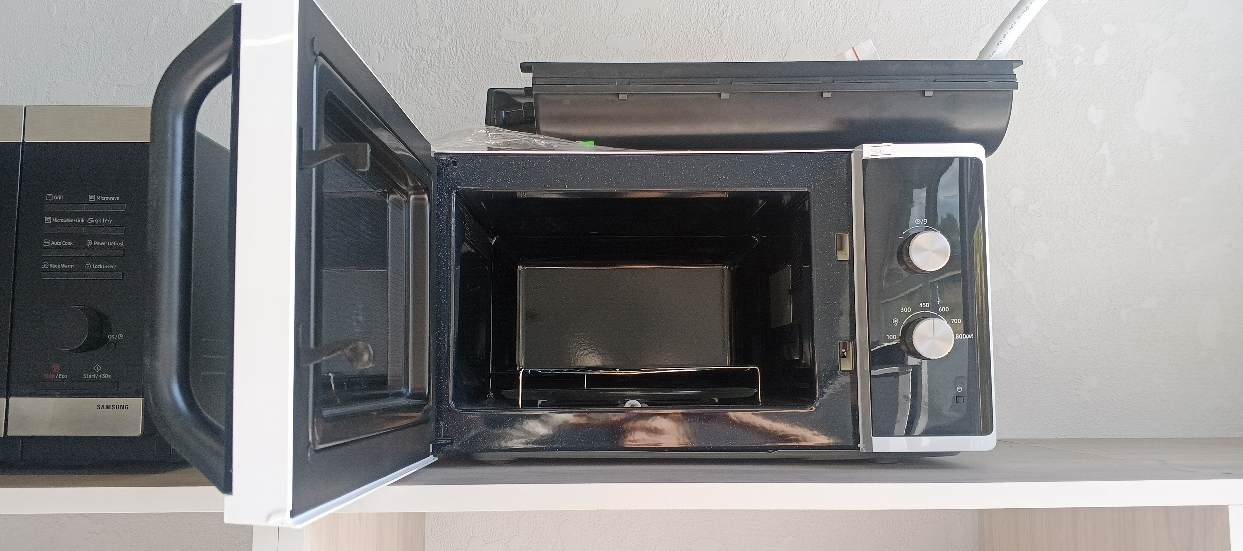 Мікрохвильова піч Samsung MS23K3614