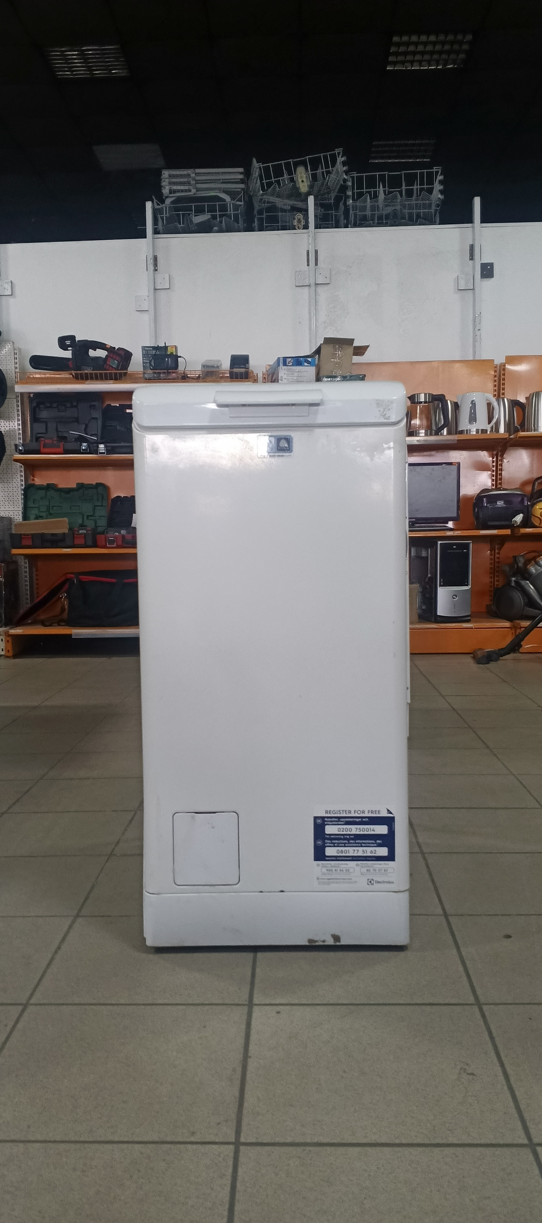Вертикальна пральна машина Electrolux
