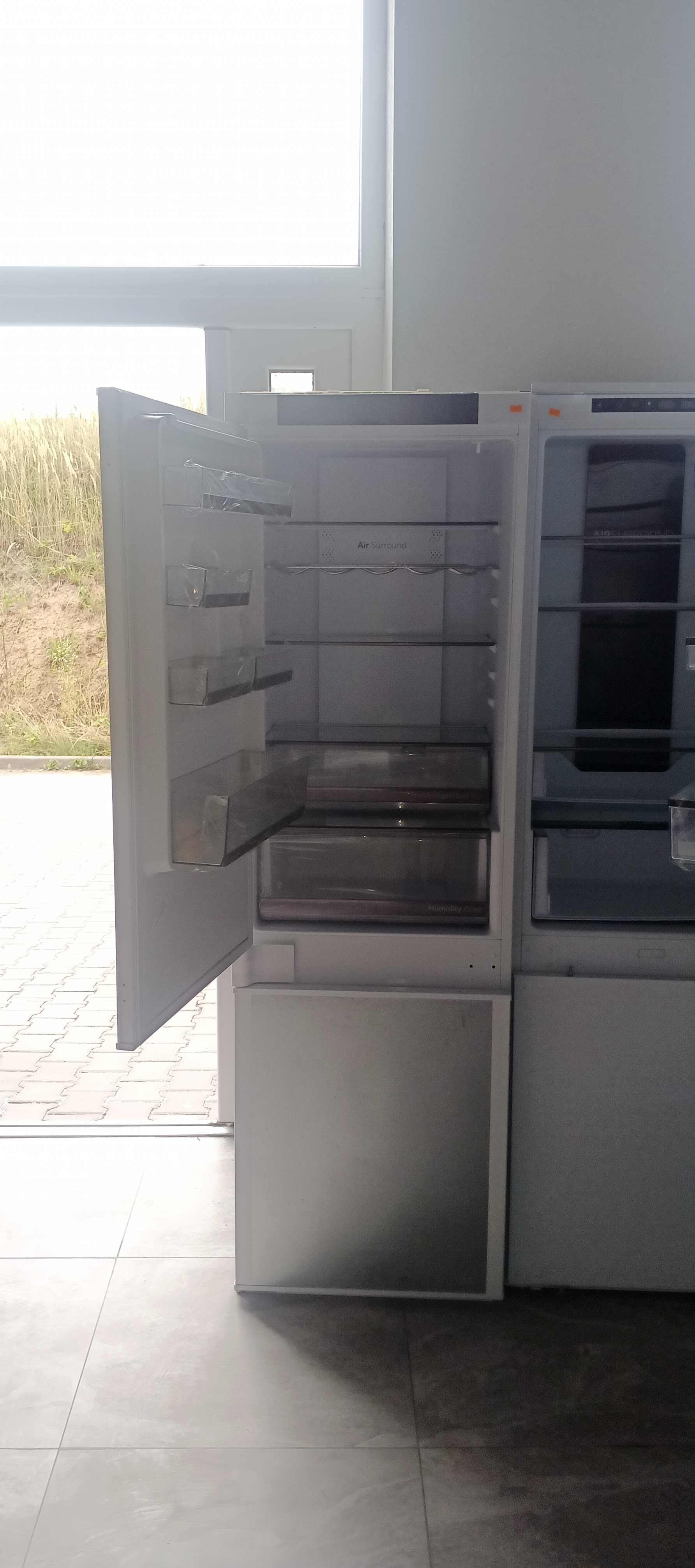 Холодильник Haier HBW5518E під вмонтування
