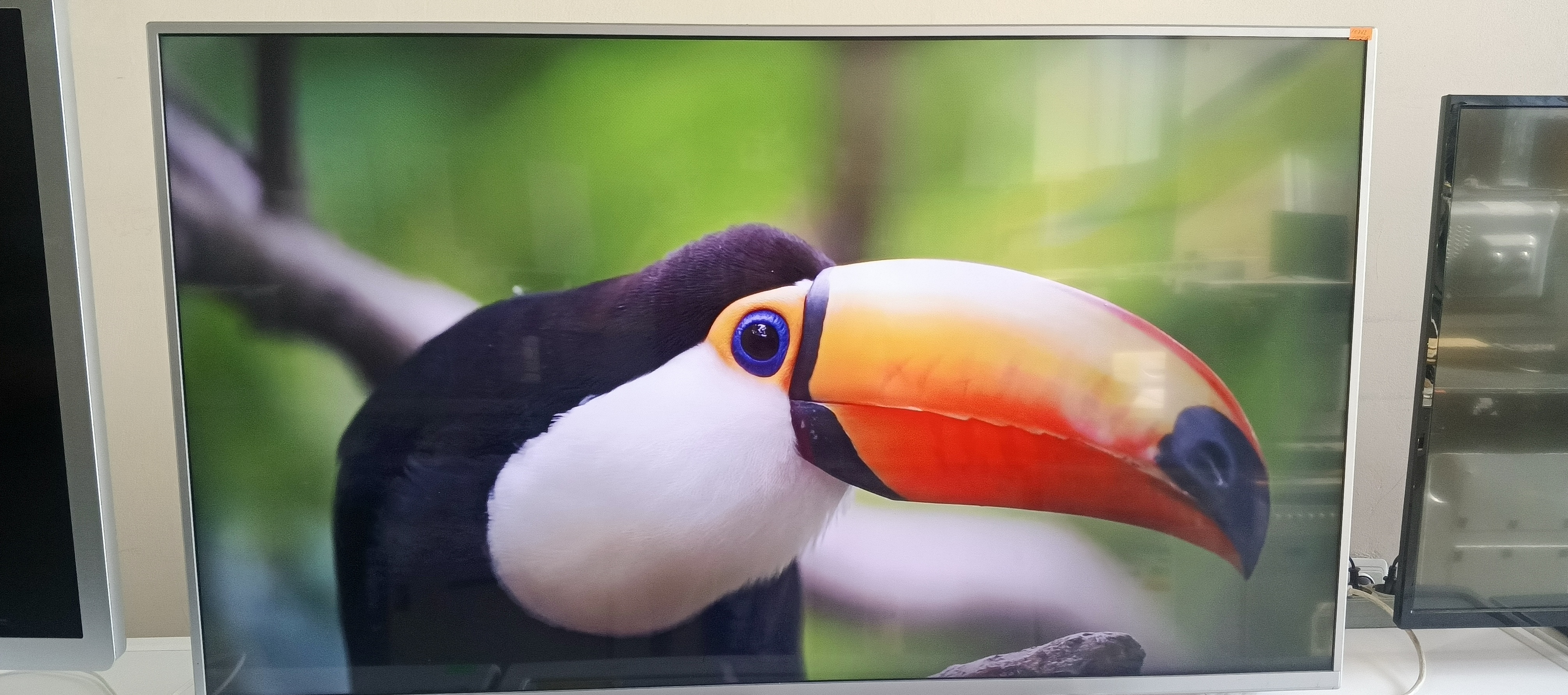 телевізор Philips моделі 50PUS6804/12