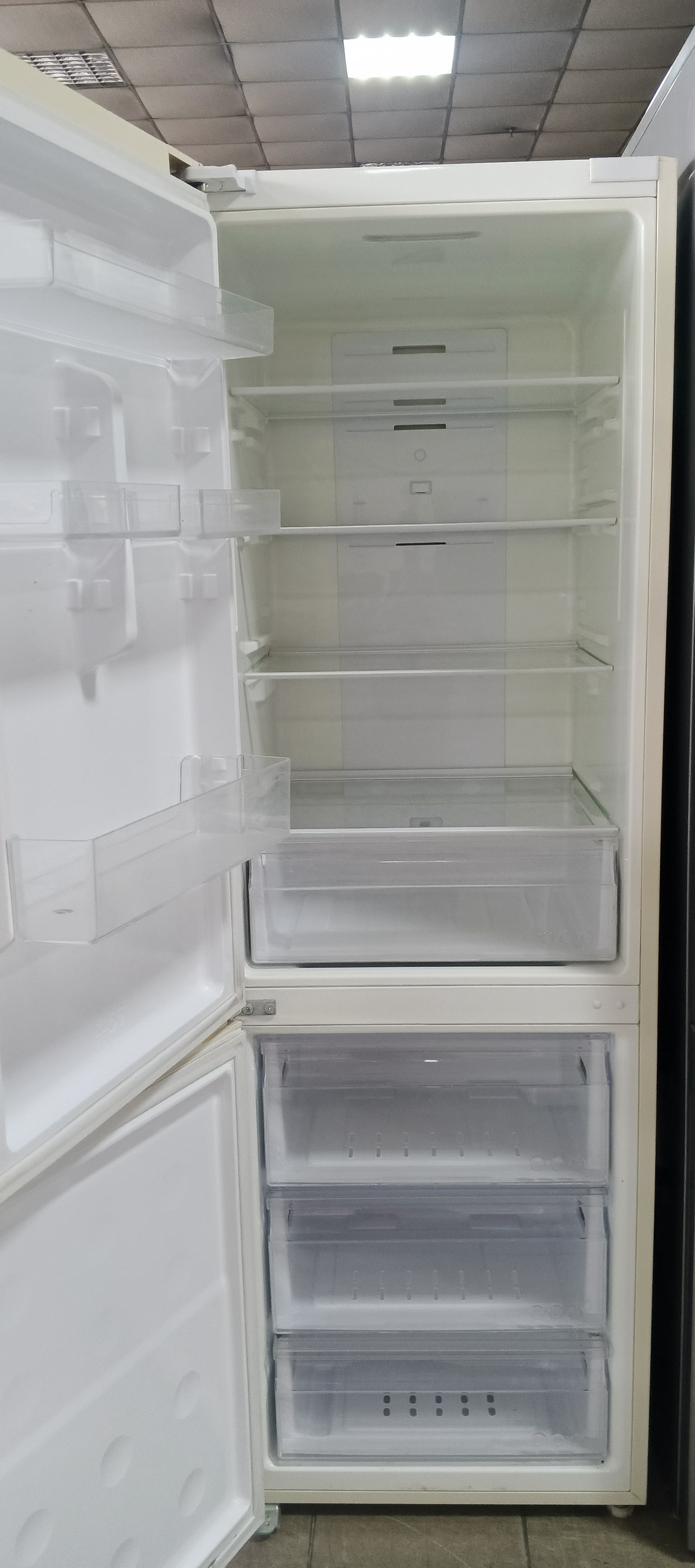 Холодильник Samsung RL56GSBVN
