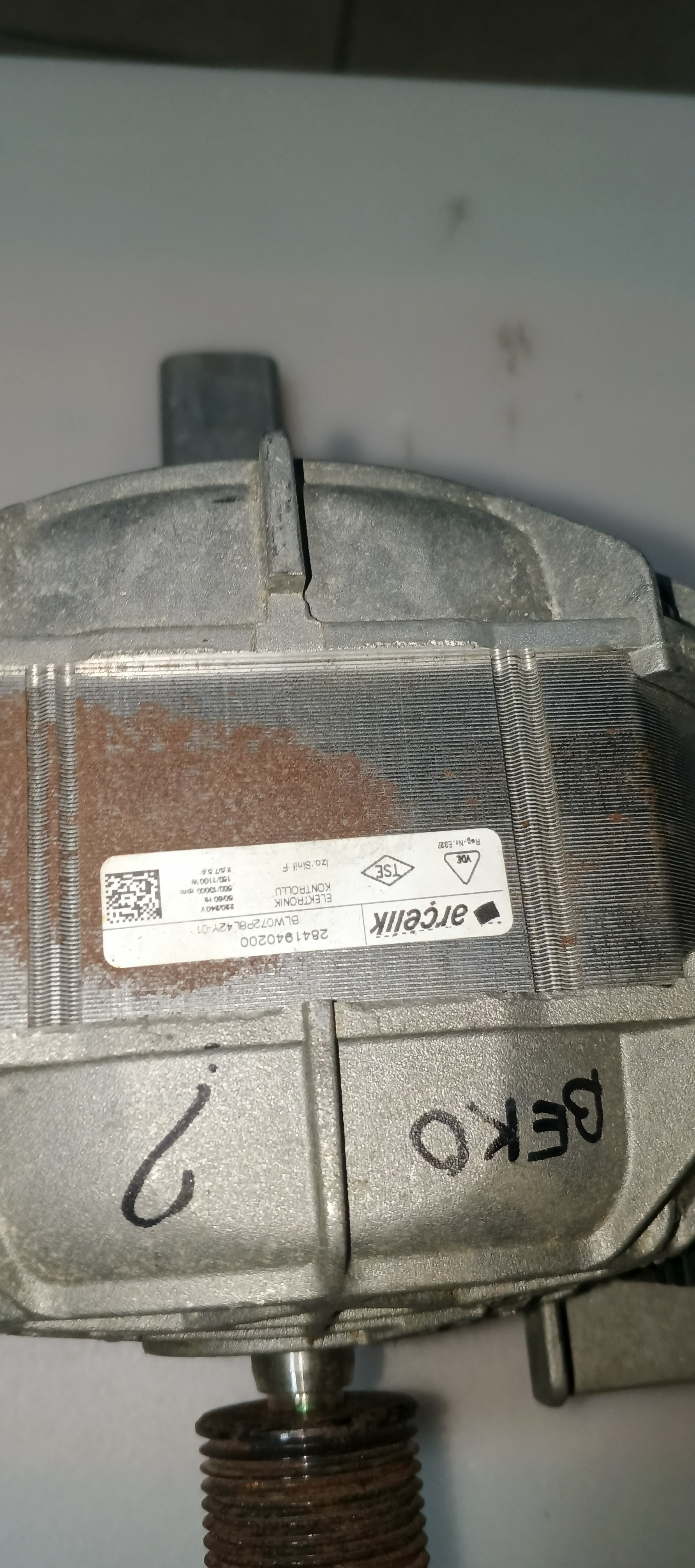 Б/у мотор для пральної машини beko  BLW072P8L42Y-01