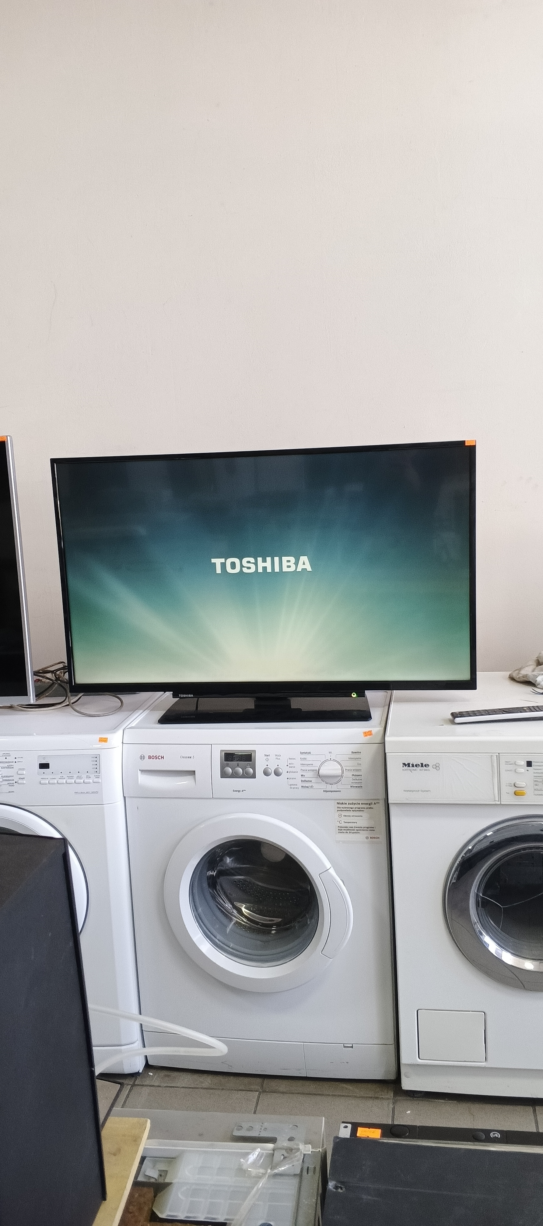Телевізор Toshiba 43V5863DA