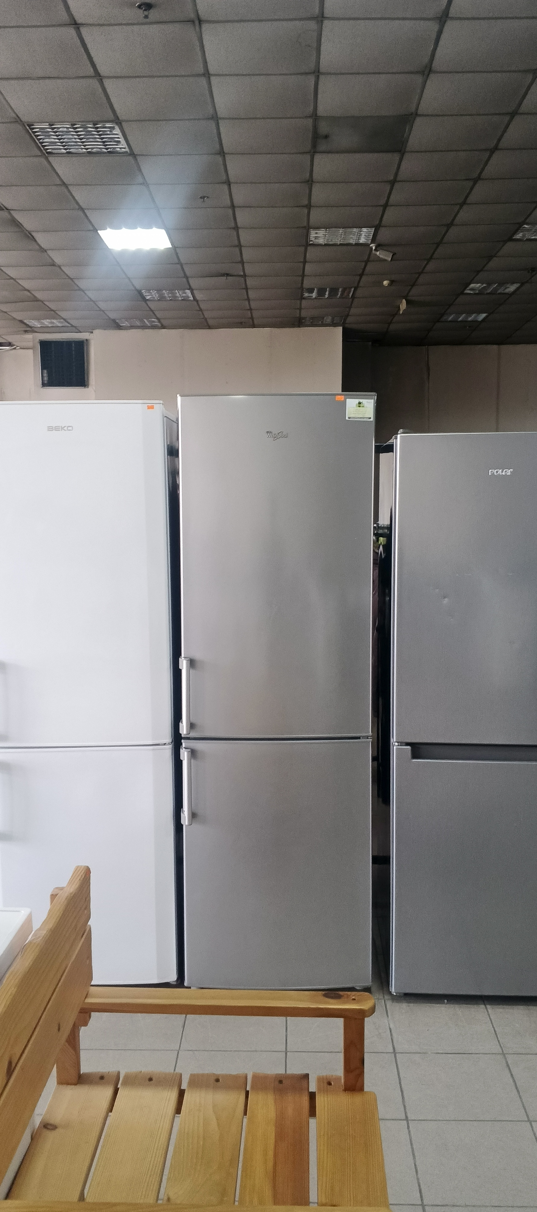 Холодильник Whirlpool. WBE34142 TS.