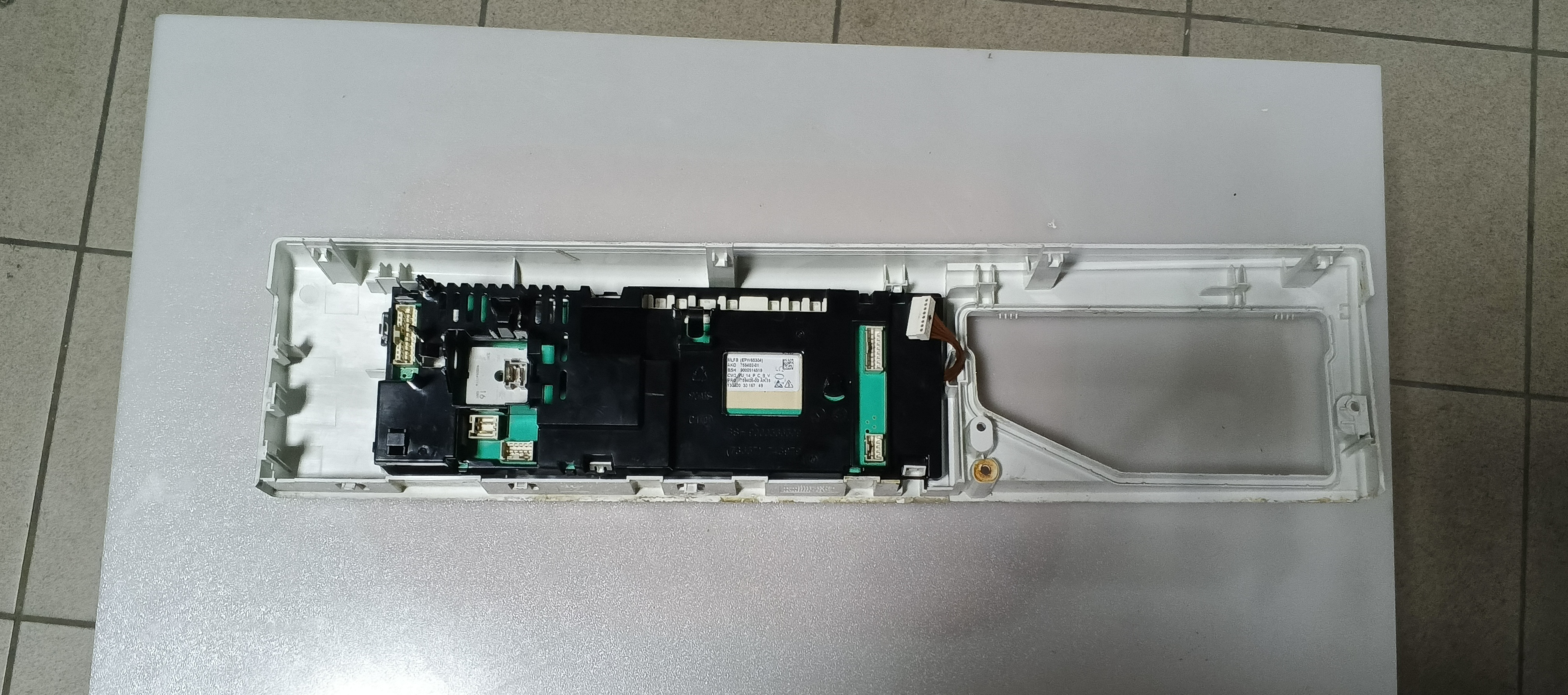 Б/У  Модуль управління(індикація) пральної машини Bosch 9000566489