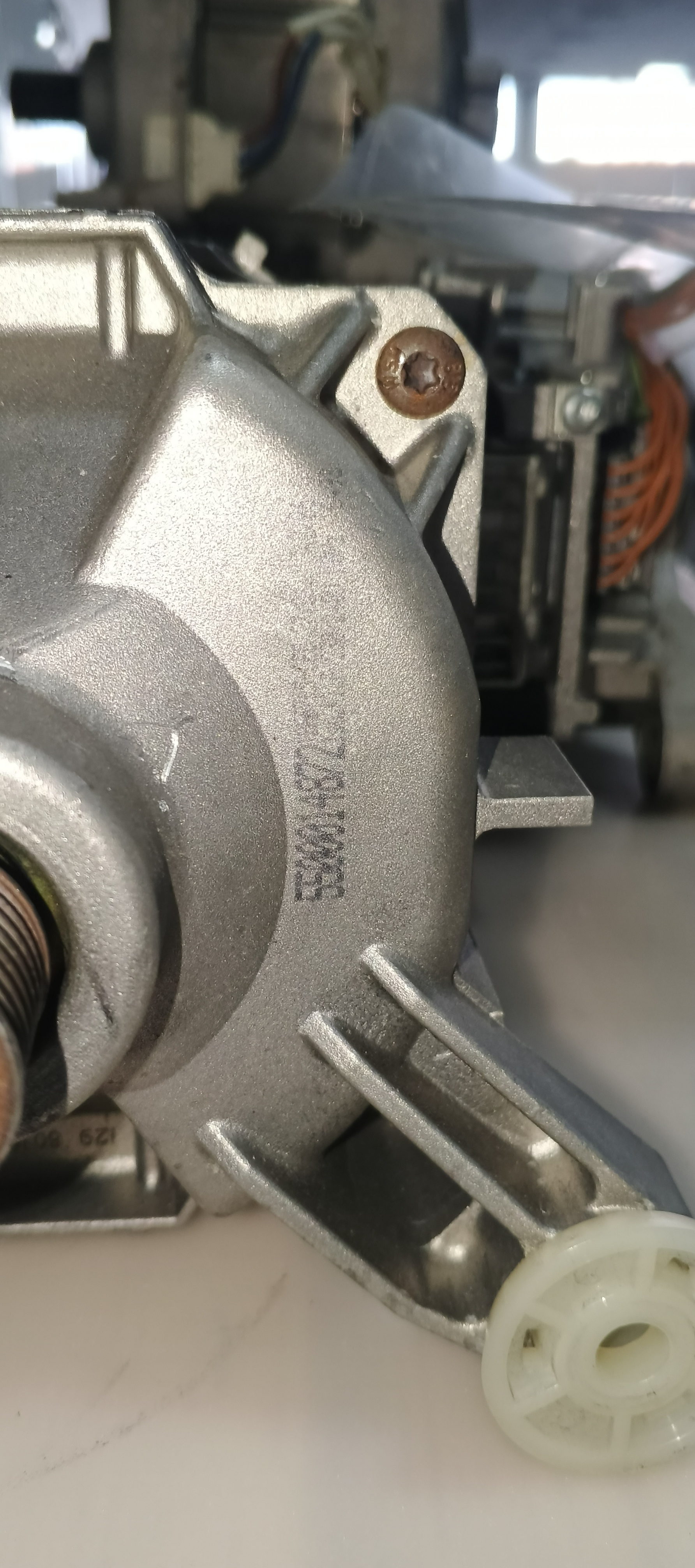 Б/У МОТОР для пральної машини  Bosch 8k