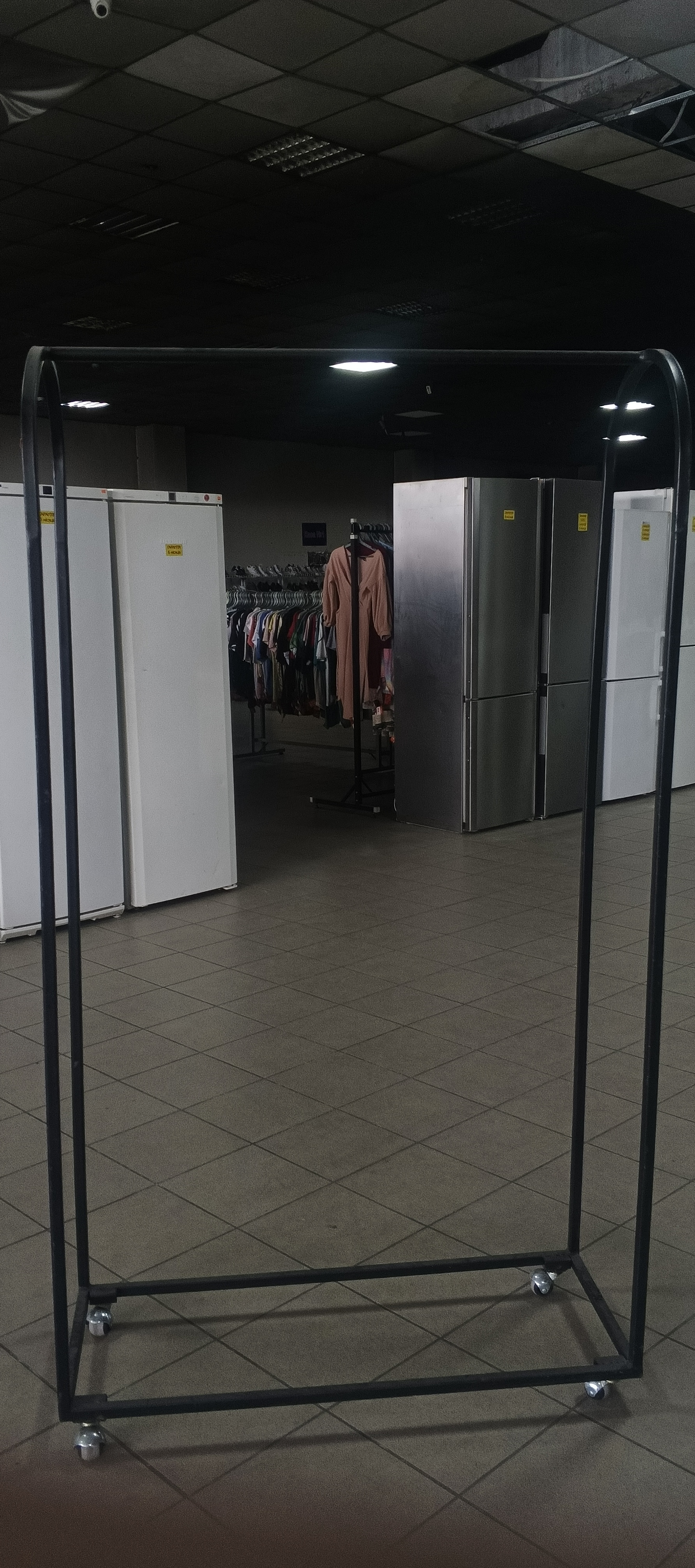 Вішак підлоговий на колесах (середнього розміру)