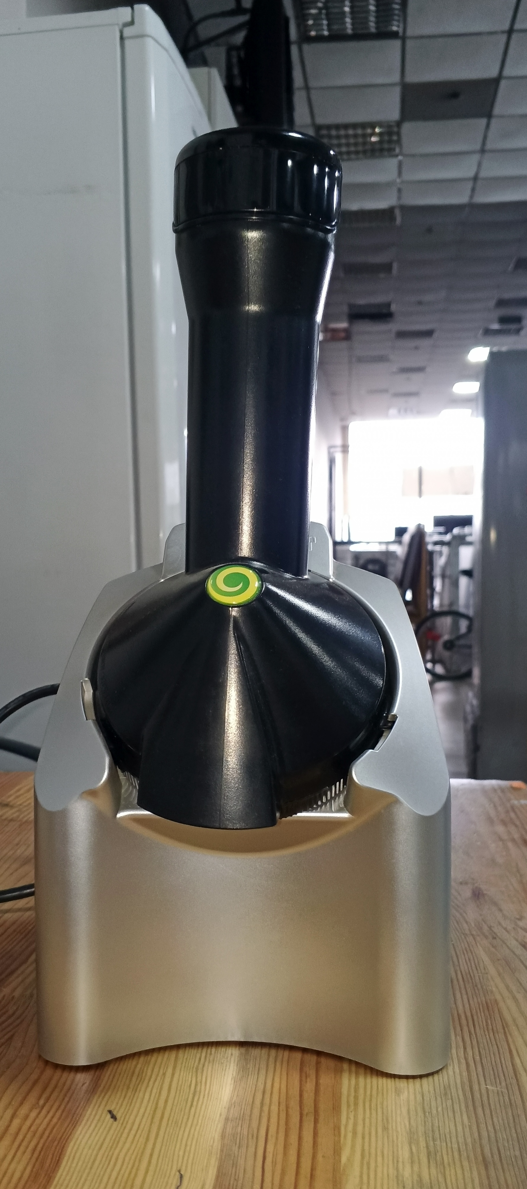 Б/у Yonanas Healthy Dessert Maker (модель 23260), автоматична морожениця/сорбетниця для домашнього використання