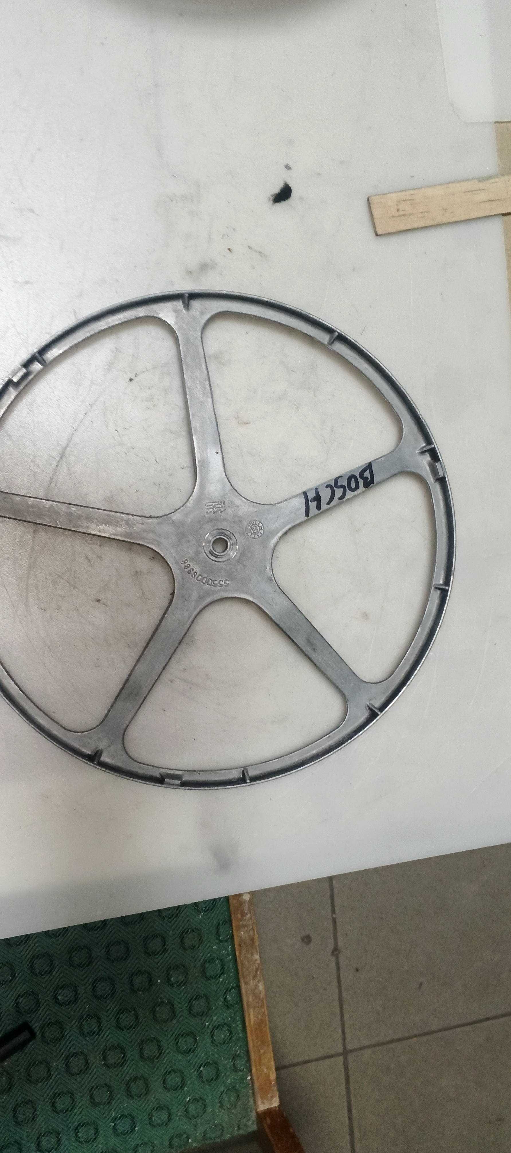 Б/у Шків для пральної машини Bosch 5550008386