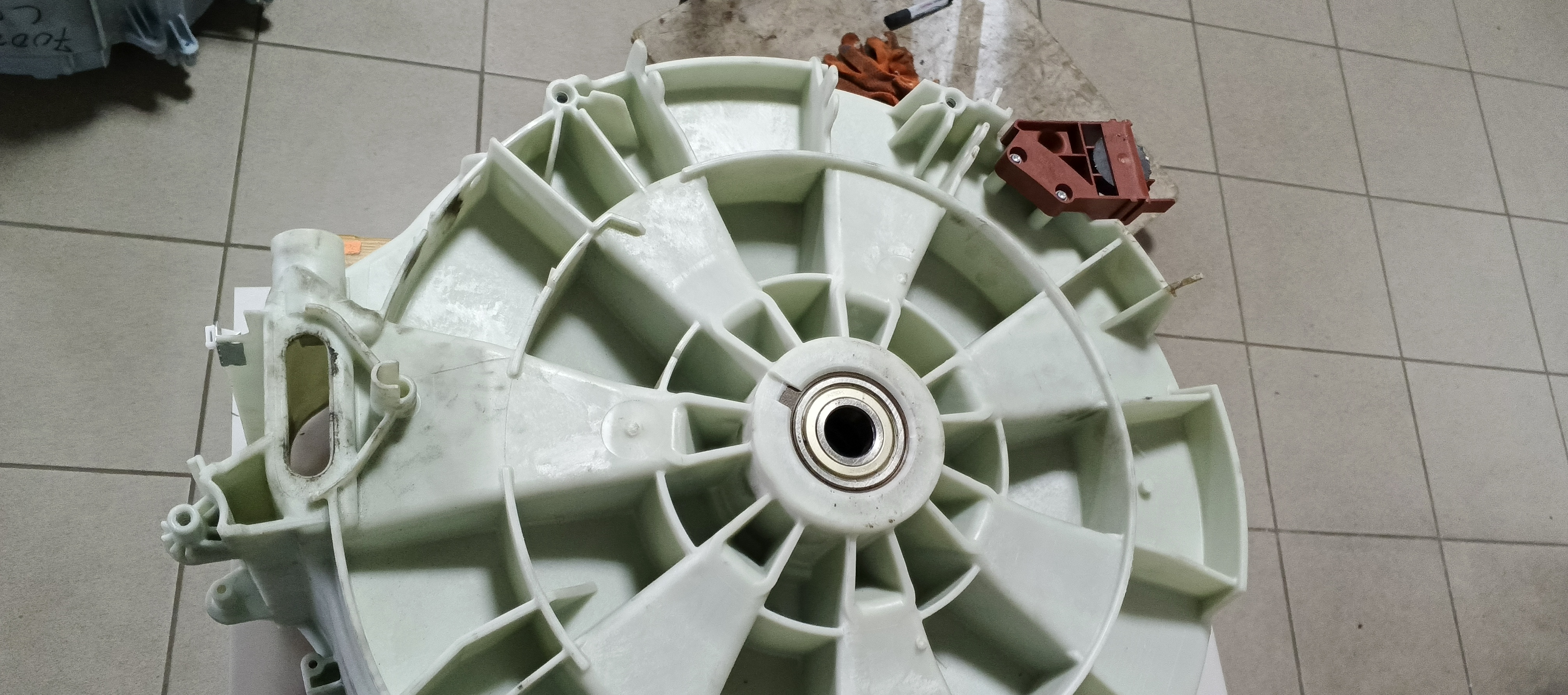 Б/у Задній напівбак для пральної машини Siemens