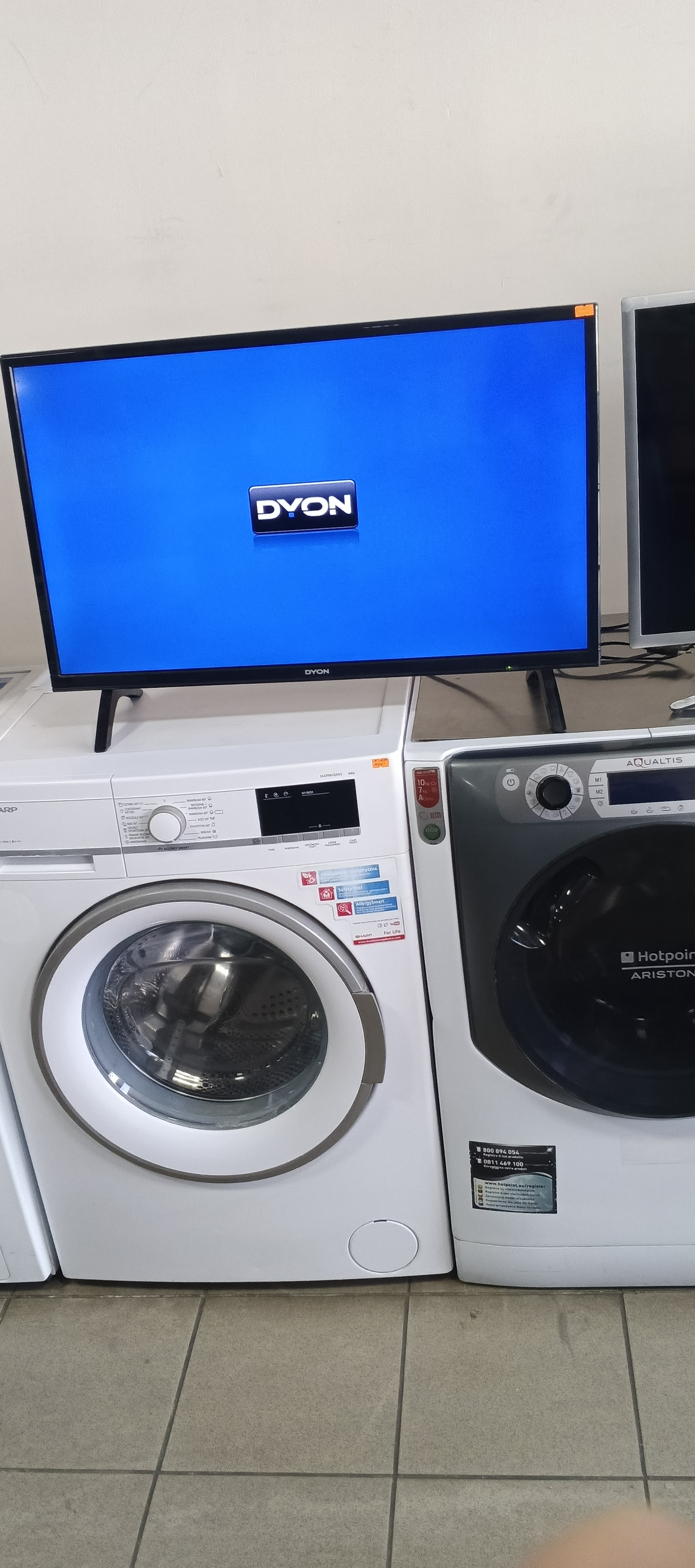 Телевізор Dyon SMART 32 PRO
