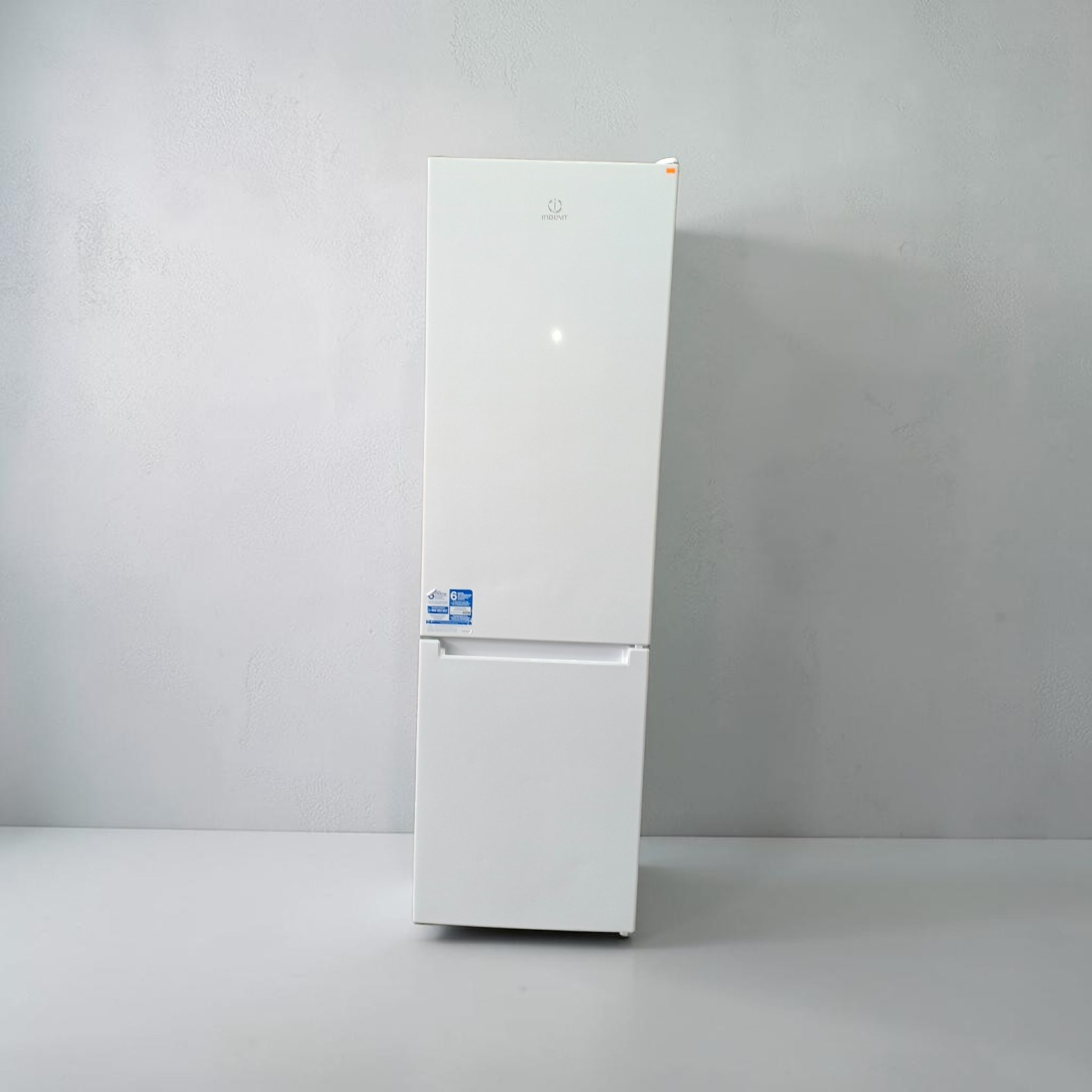 Холодильник Indesit LR9 S1Q F W