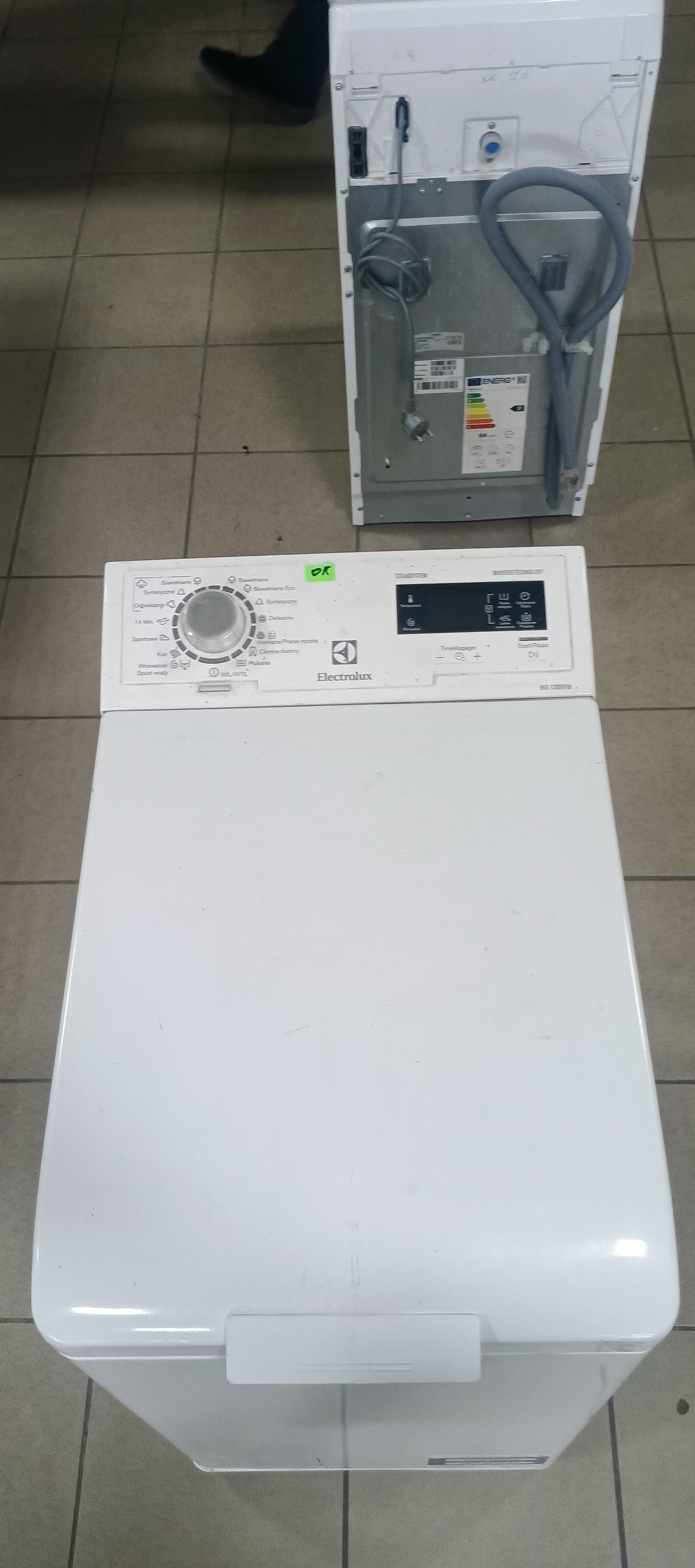Вертикальна пральна машина Electrolux