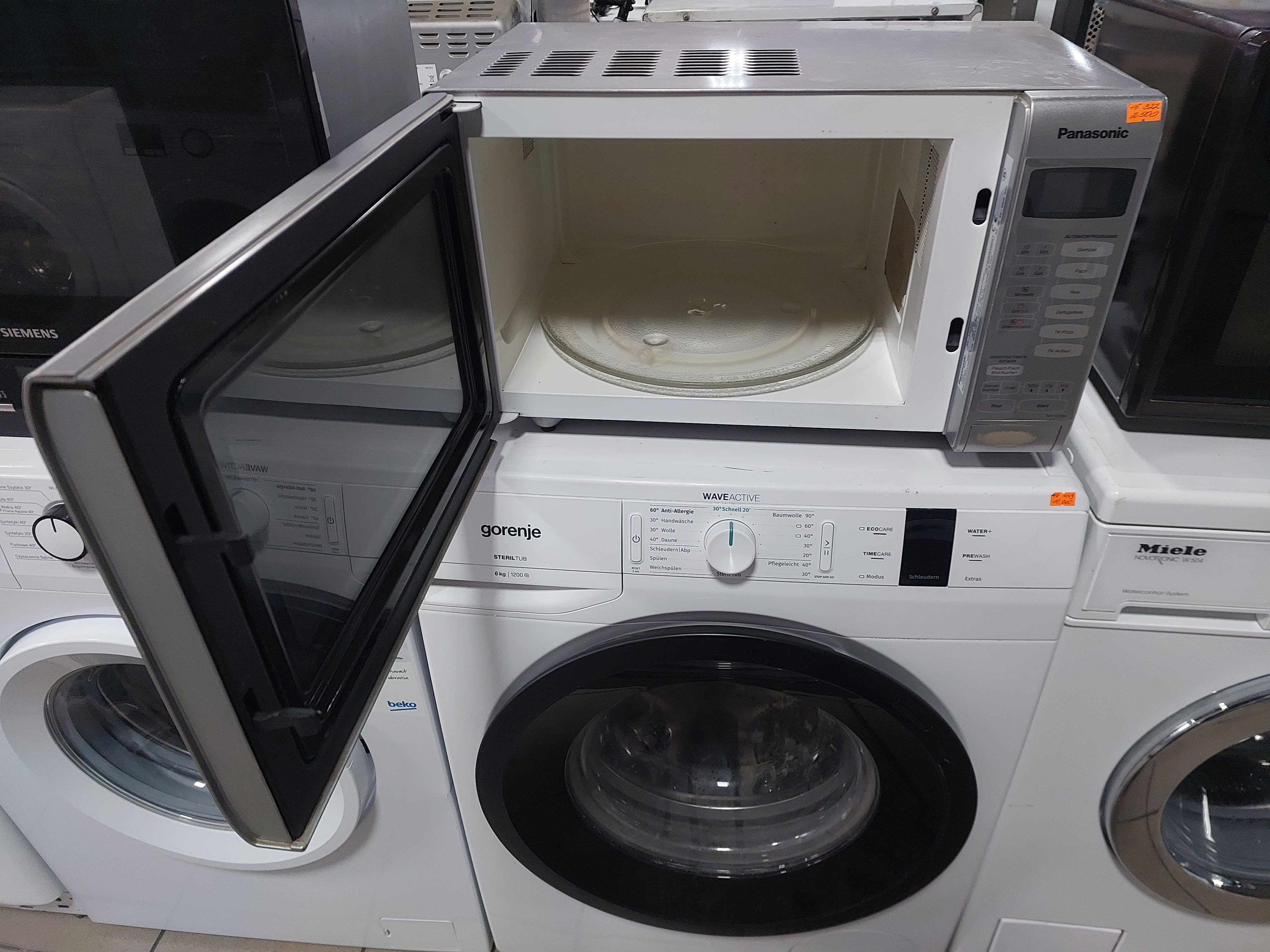 Мікрохвильова піч Panasonic NN - V423MF — Panasonic, б/у, Львів